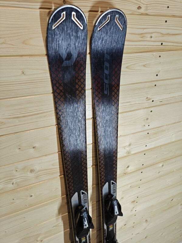 LYŽE SCOTT SLIGHT 83 178CM